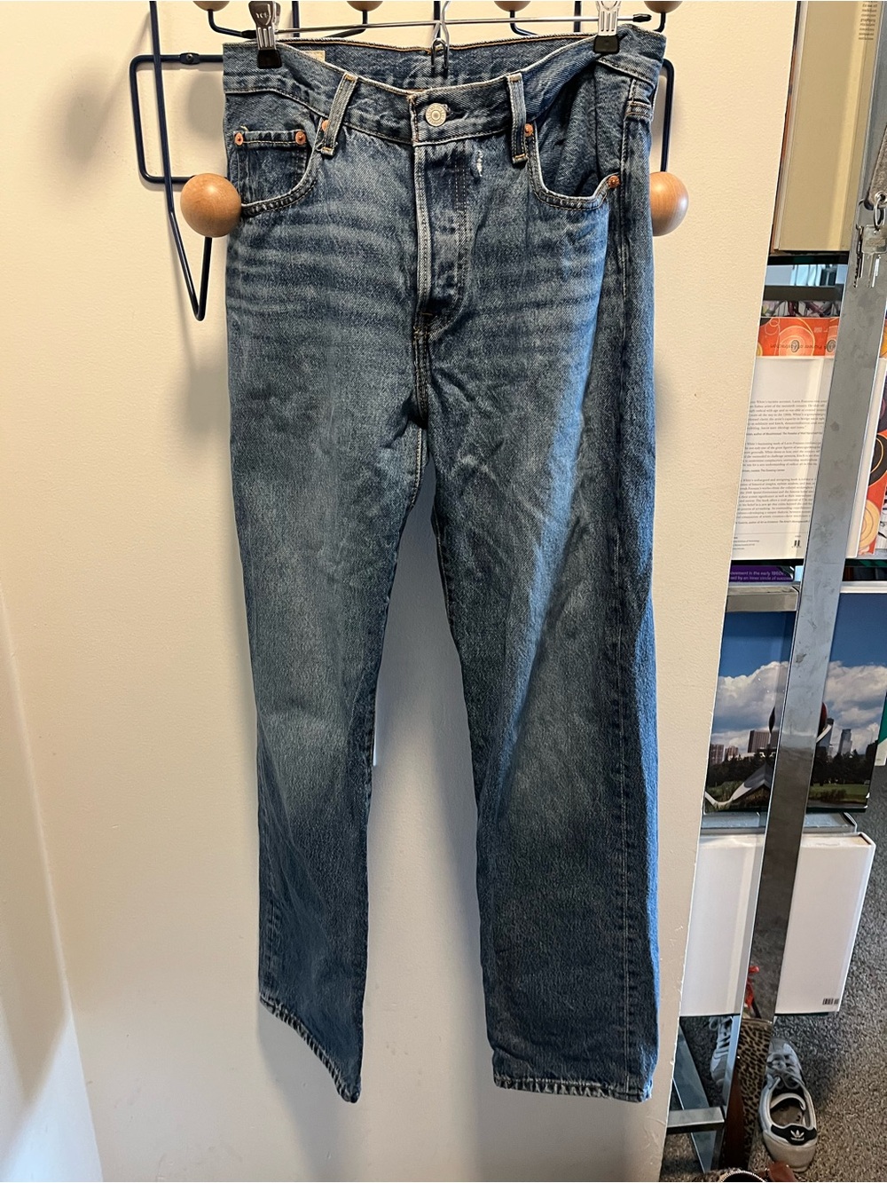 Levi's 501 ‘90s Women's Straight Leg Jeans in Medium Blue Wash